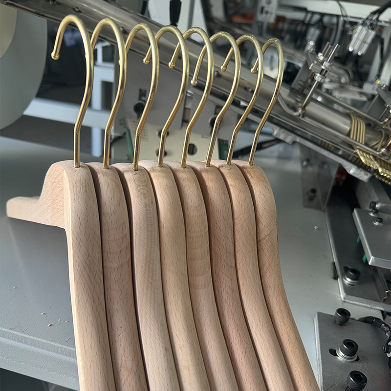 ماكينة صنع المعلقات الخشبية wooden hanger making machine