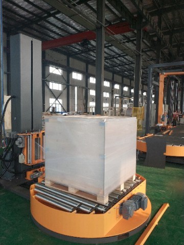 Automatic on-line pallet turntable wrapping machine