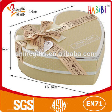 custom heart handmade cardboars gift boxes