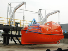 Gravity Luffing Arm Type Davit