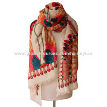 Feather printed scarf, lightweight