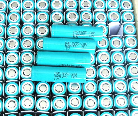 Most Powerful Flashlight Battery Samsung 2Ah (18650PPH)