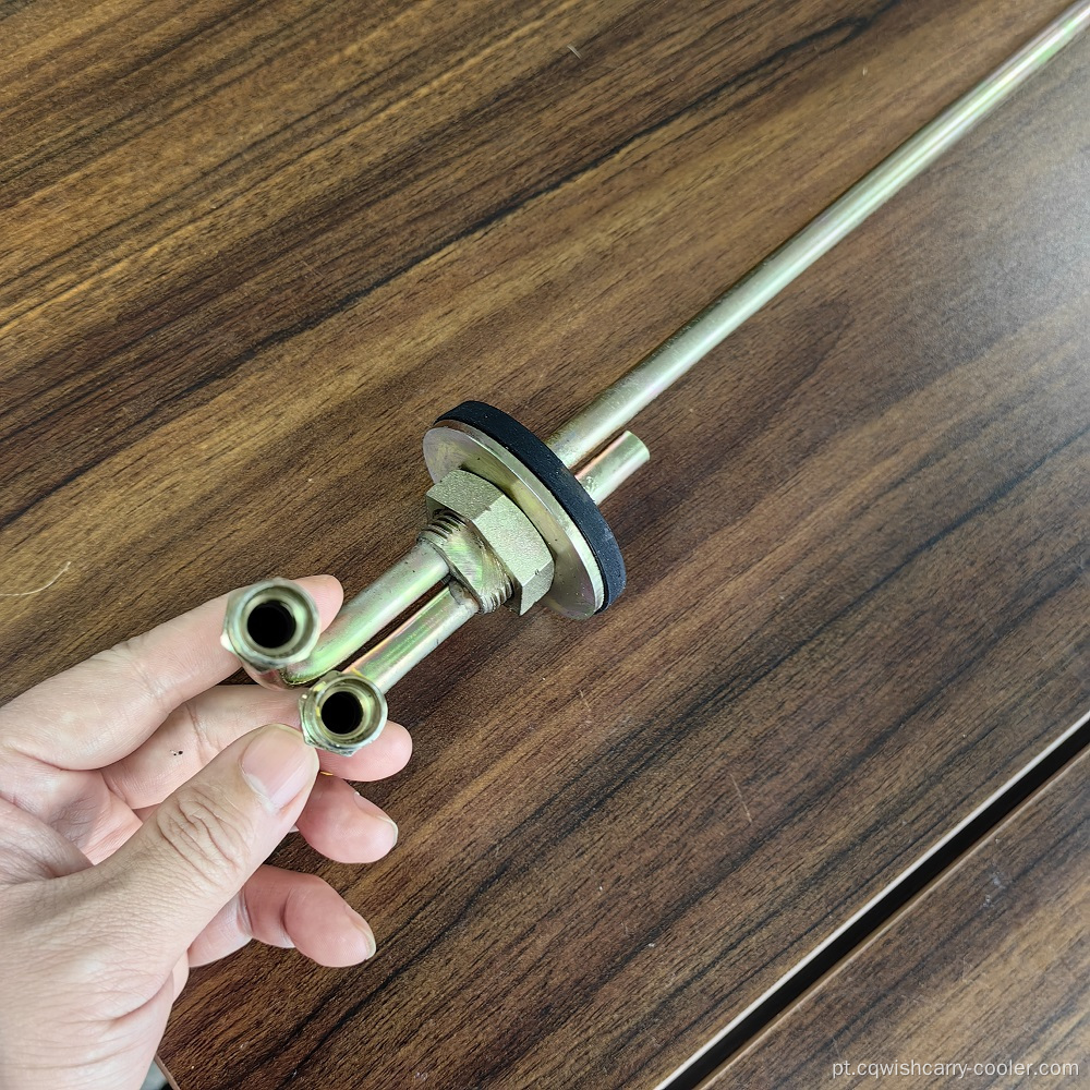 Dispositivo de tubo de sucção de óleo para térmico e transportador auto-alimentado com óleo de bombeamento movido a dieselegine do tanque