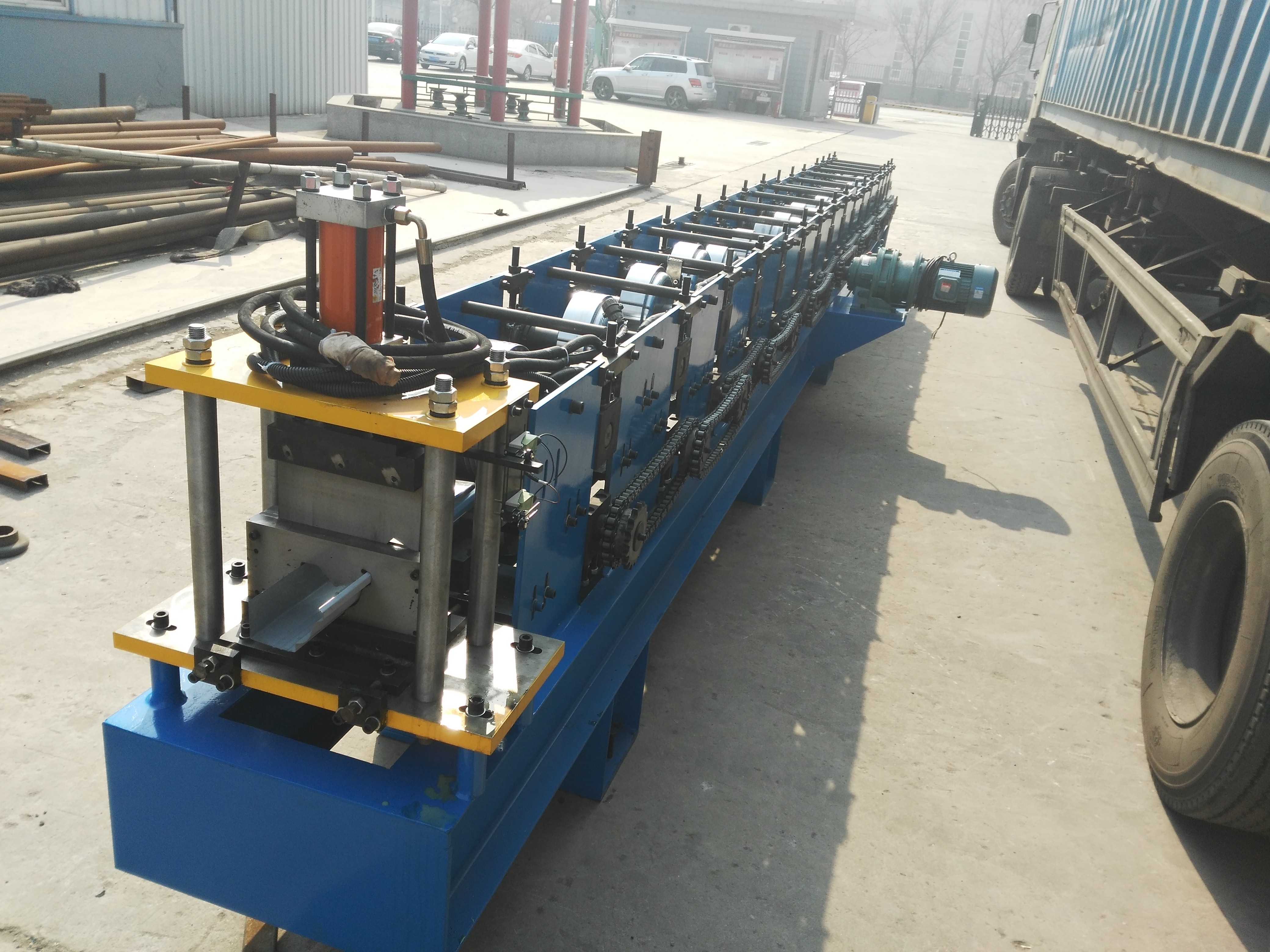 Metal shutter door frame forming machine