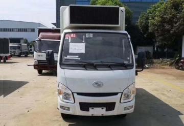 4x2 YUEJIN LED Adversting mobile truck
