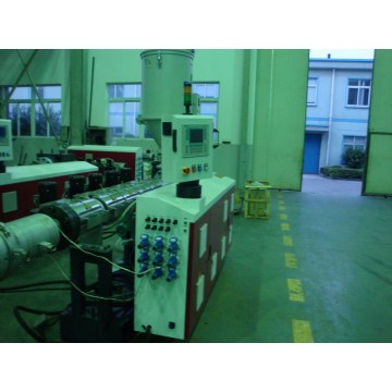 Línea de extrusión de tubería HDPE / PERT de 16-32 mm