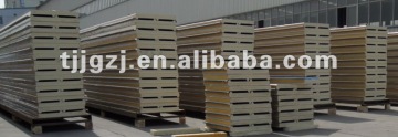 Polyurethane foam sandwich panel