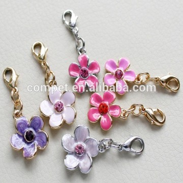 Enameled flower shape pendant