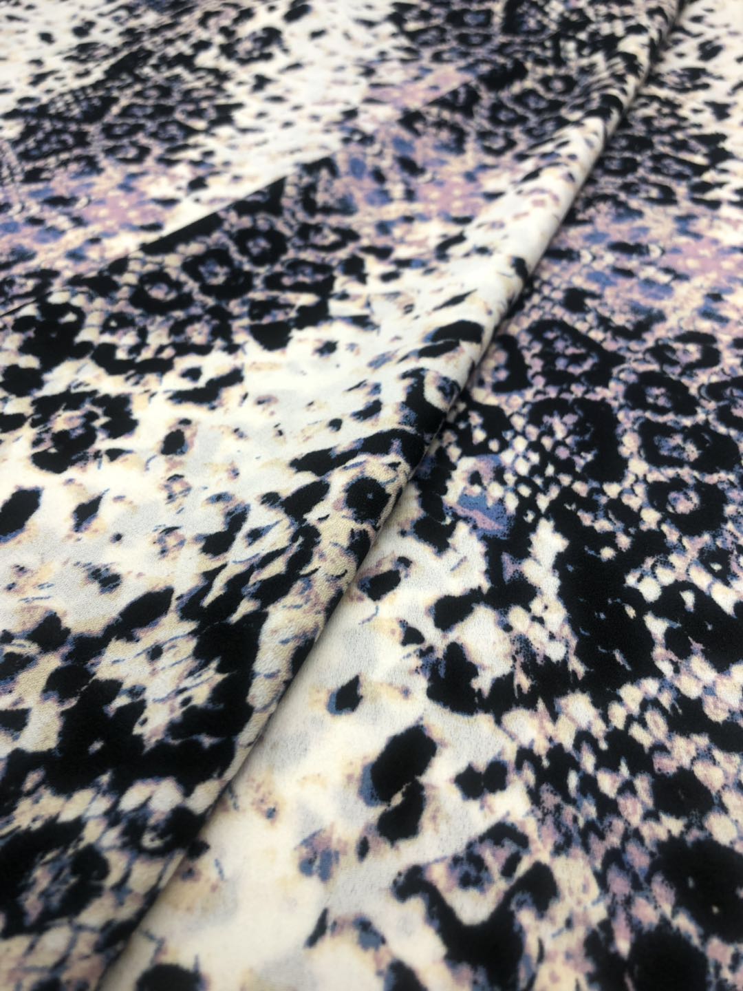 100% polyester fine crepe fabric printed crepe fabric fish scale fabric