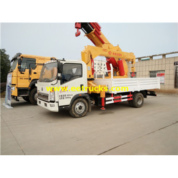 HOWO 4x2 5ton Truck with Cranes