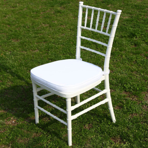 Beyaz reçine tiffany chiavari sandalye