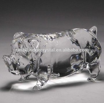 Clear crystal pig as wedding favor