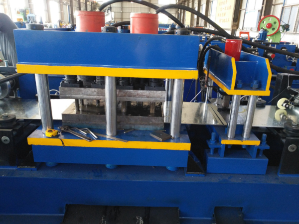 Standard Highway Safety Guardrail Protect Panel Making Roll Forming Machine