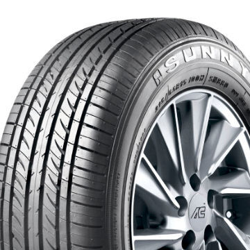 PCR tire with excellent handling performance, low noise, high traction performance