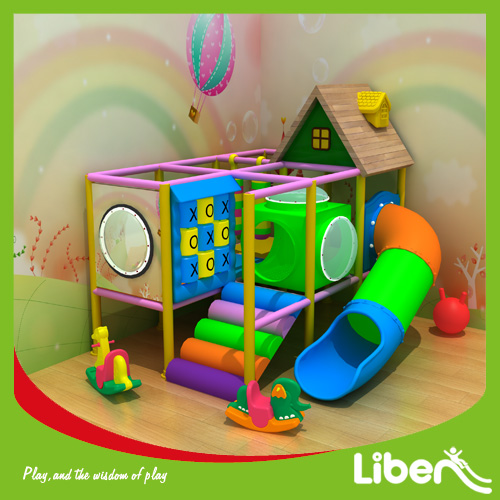 Indoor playground with free jumping tunnel