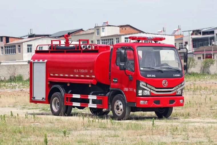 شاحنة مكافحة النار في Dongfeng New New Dongfeng الجديدة