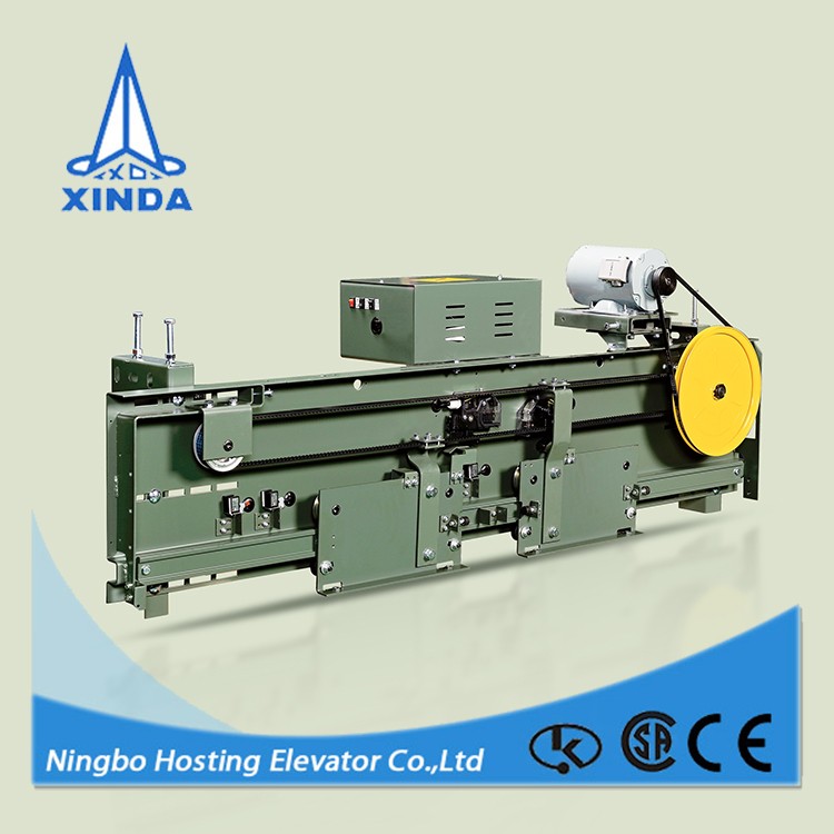 2016 good quality elevator cabin door machine