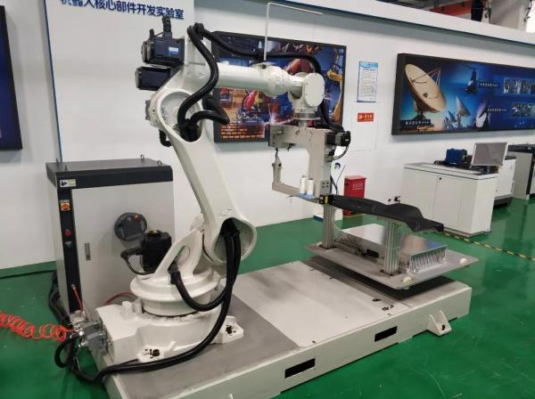 3D robot sewing machine