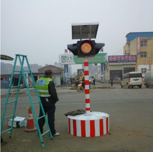 Solar Panel LED Traffic Signal Lights 