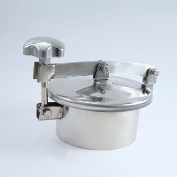 Sanitary grade atmospheric pressure quick opening manhole