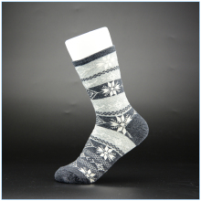 Custom cotton socks logo sport socks OEM