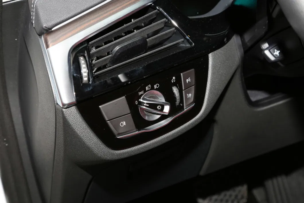 Bavarianmotorwork 5 -Phev Plug in Hybrid Car New Energy Electric Petrol Vehicles Luxury Medium Large Size Sedan 4 Wheel Sedan
