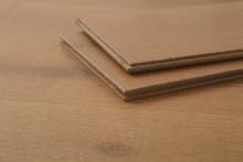 Three layers solid wood oak engineered wood flooring