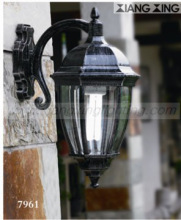 Classic outdoor wall lantern