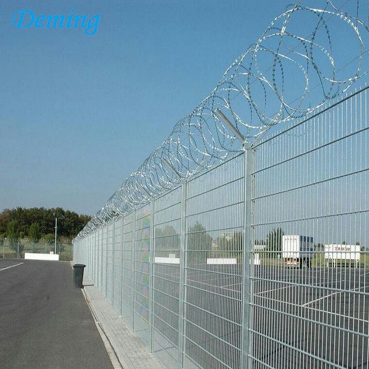Wholesale PVC Coated Iron Wire Airport Fence