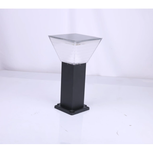 Solar beacon light for courtyard lawn