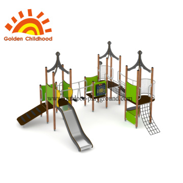 Grüner Spielplatz im Freien Junior Multiplay Tower