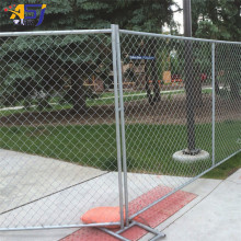 chain link fencing panels and gate for construction
