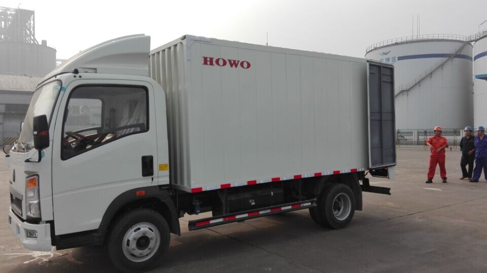 2021 model 7 ton HOWO Van truck