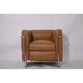 Le corbusier LC2 sofa ea letlalo