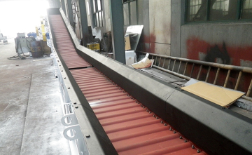 Industrial slat chain conveyor