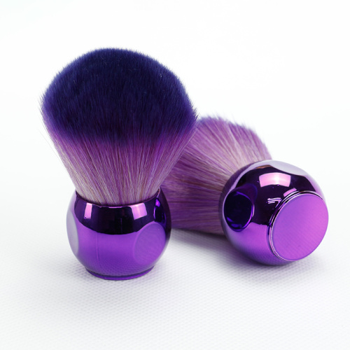 kabuki Brush with Charming Purple