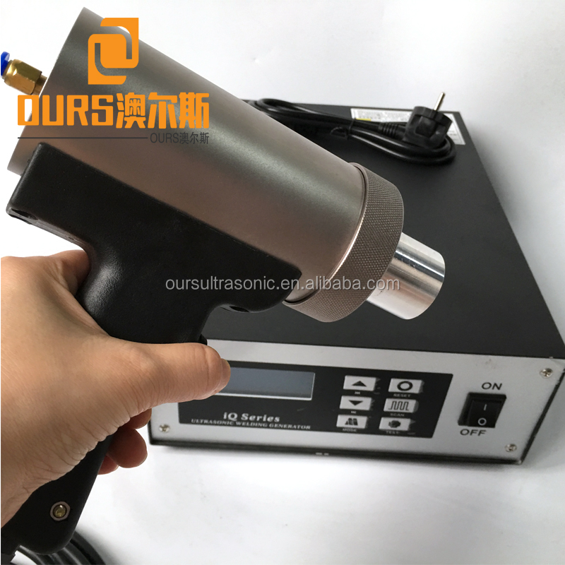 20KHZ 1000W Hand Held Gun Type High Power Easy Operate Ultrasonic Puncture Handle Welder For Automobile Rear Wing Board