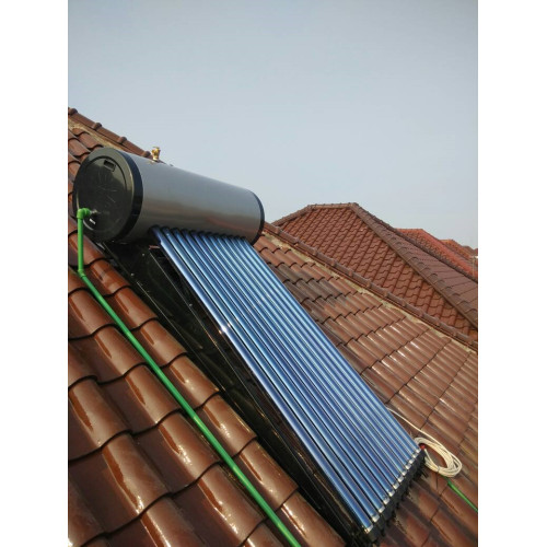 Pressurized solar water heater with heat pipes 300L