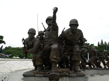 theme park statue war memorial metal craft bronze vietnam sculptures