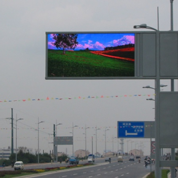 Variable Message Signs for Highway and Road Traffic Updates