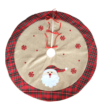 Christmas tree skirt with scottish style