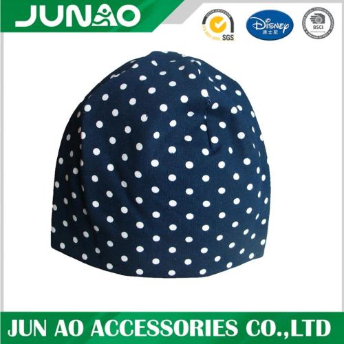 Chapéu de beanie preto e branco para homens