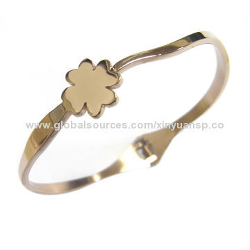 Golden Four Leaf Clover Stainless Steel Bangle