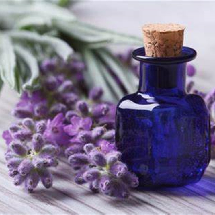 Aceite esencial de lavanda orgánico al por mayor