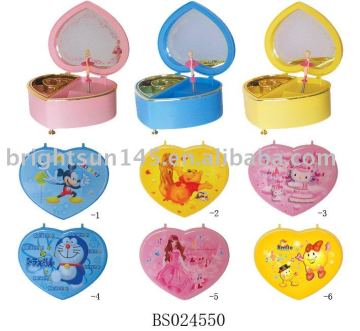 Heart-shaped musical box