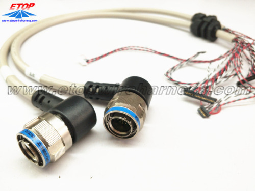 overmolded Amphenol connector ที่ประกอบกัน