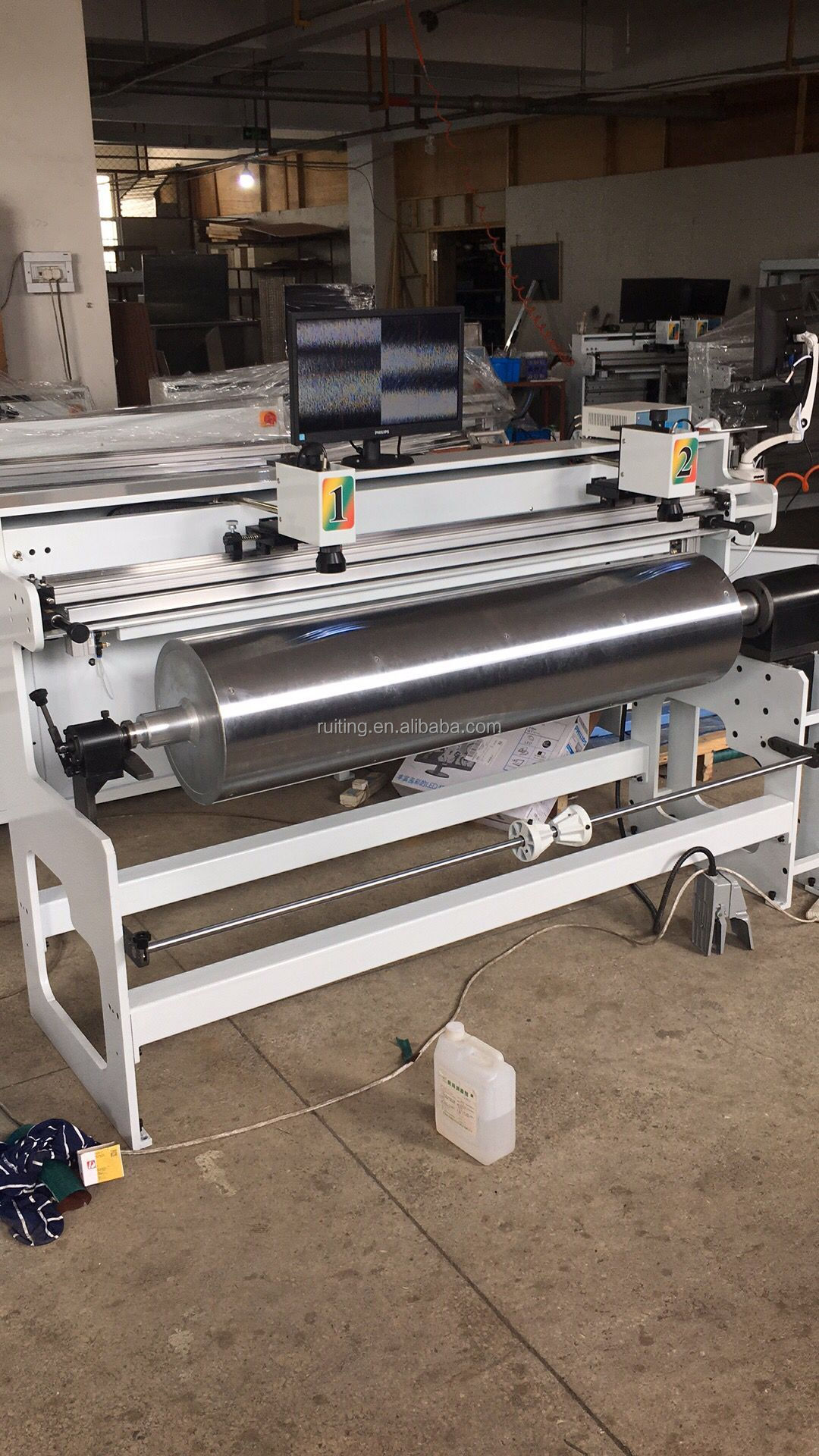 Hanging plate mounter for flexo printing machine