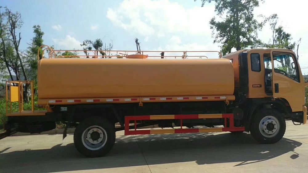 vehicle mounted water tank 2