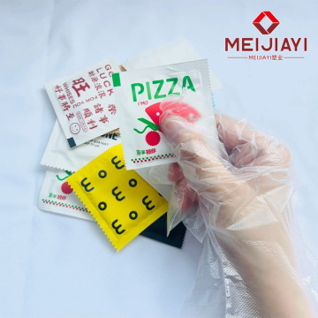 Use disposable gloves for pizza