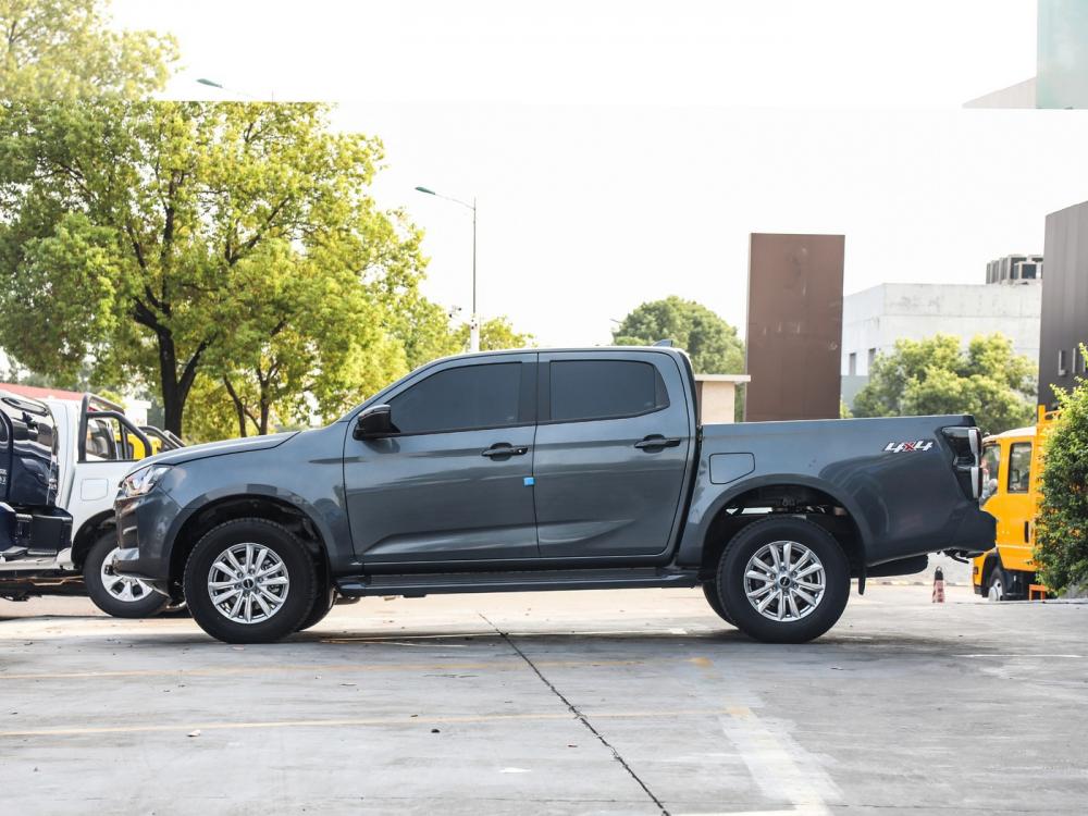 ISUZU D-MAX 2023 2WD 4X4 DIESEL 1.9T Turbocharged Pickup 6 سرعات أداء الدفع الرباعي النهائي